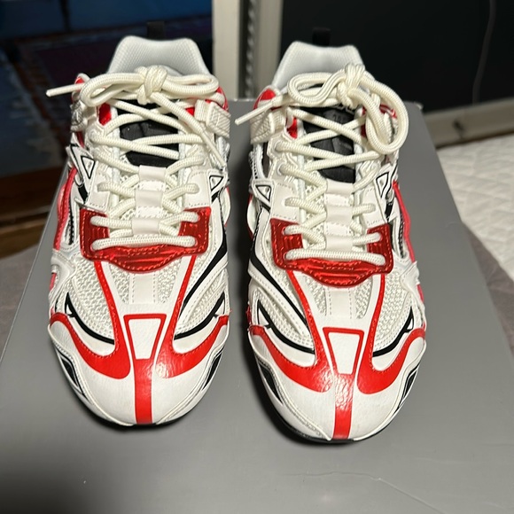 NEW Balenciaga Drive Sneaker - Picture 1 of 3